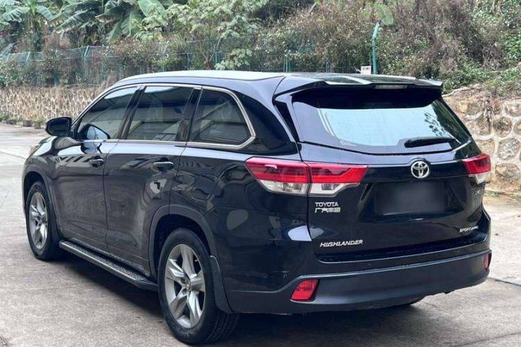 Used Toyota Highlander 2018 2.0T Four-Wheel Drive Luxury Edition 7 Seats China V Emission Standard Exterior 3