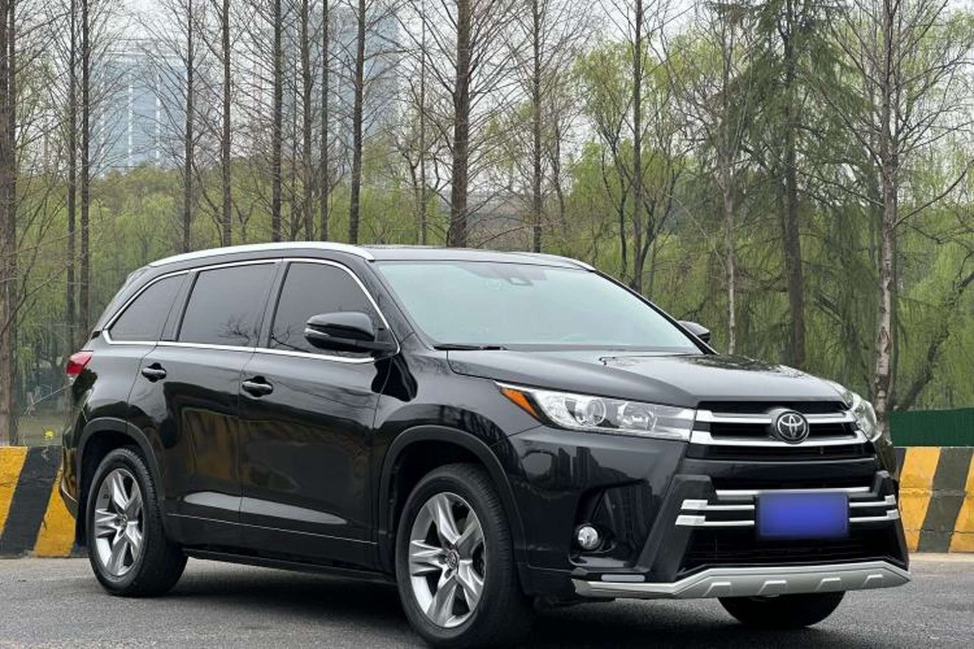 Used Toyota Highlander 2018 2.0T Four-Wheel Drive Luxury Version 7 Seats China VI Standard Exterior 3