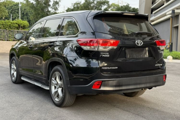Used Toyota Highlander 2018 2.0T Four-Wheel Drive Luxury Version 7 Seats China VI Standard Exterior 3
