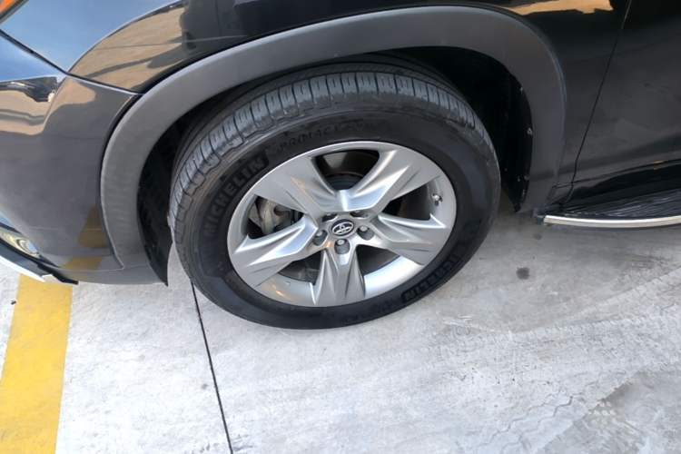 Used Toyota Highlander 2018 2.0T Four-Wheel Drive Luxury Version 7 Seats China VI Standard Exterior 4