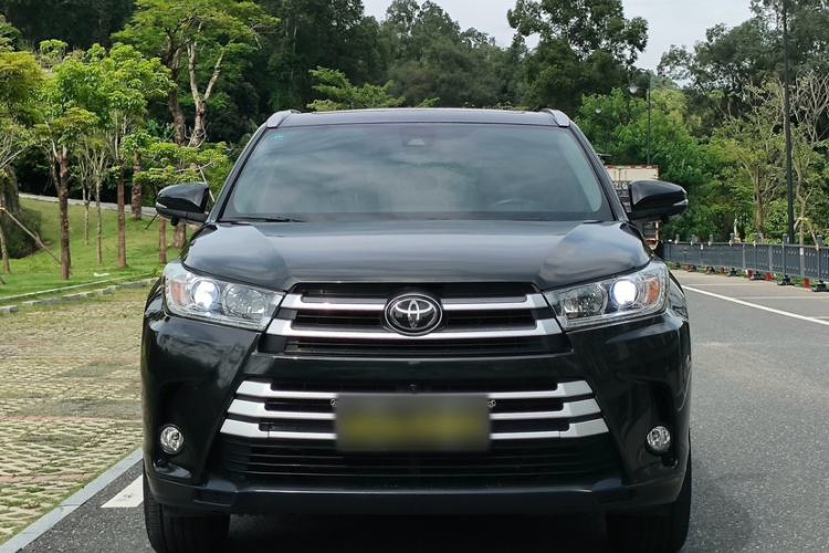 Used Toyota Highlander 2018 2.0T Four-Wheel Drive Luxury Version 7 Seats China VI Standard Exterior 4