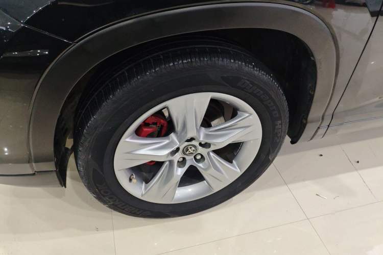 Used Toyota Highlander 2018 2.0T Four-Wheel Drive Prestige Version 7 Seats China V Emission Standard Exterior 4