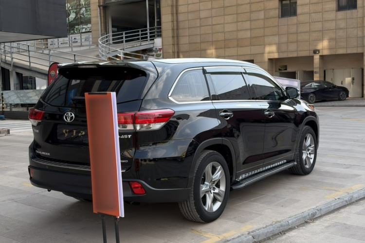 Used Toyota Highlander 2018 2.0T Four-Wheel Drive Supreme Edition 7-Seater China VI Exterior 4