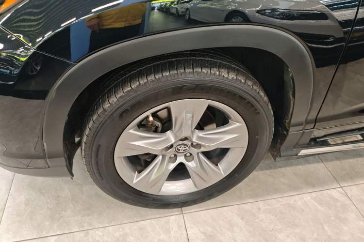 Used Toyota Highlander 2018 2.0T Four-Wheel Drive Luxury Edition 7 Seats China V Emission Standard Exterior 4