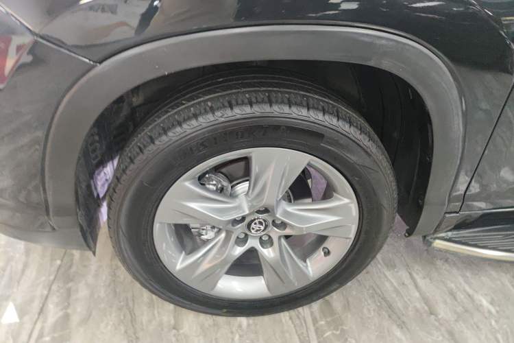 Used Toyota Highlander 2018 2.0T Two-Wheel Drive Luxury Edition 7 Seats China VI Standard Exterior 4
