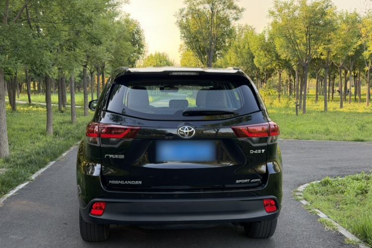 Used Toyota Highlander 2018 2.0T Four-Wheel Drive Knight Edition 7 Seats China VI Standard Exterior 4