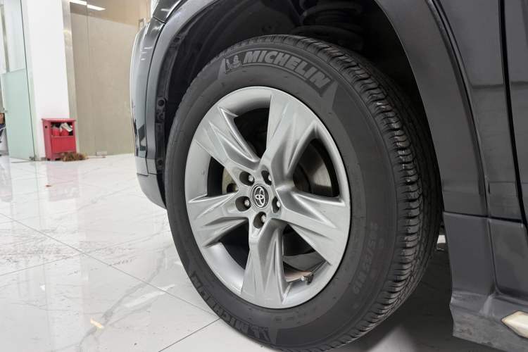 Used Toyota Highlander 2018 2.0T Four-Wheel Drive Luxury Version 7 Seats China VI Standard Exterior 4