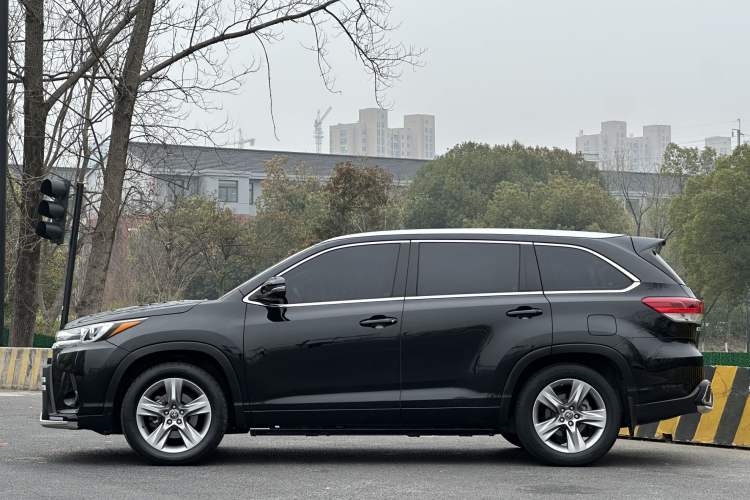 Used Toyota Highlander 2018 2.0T Four-Wheel Drive Luxury Version 7 Seats China VI Standard Exterior 4