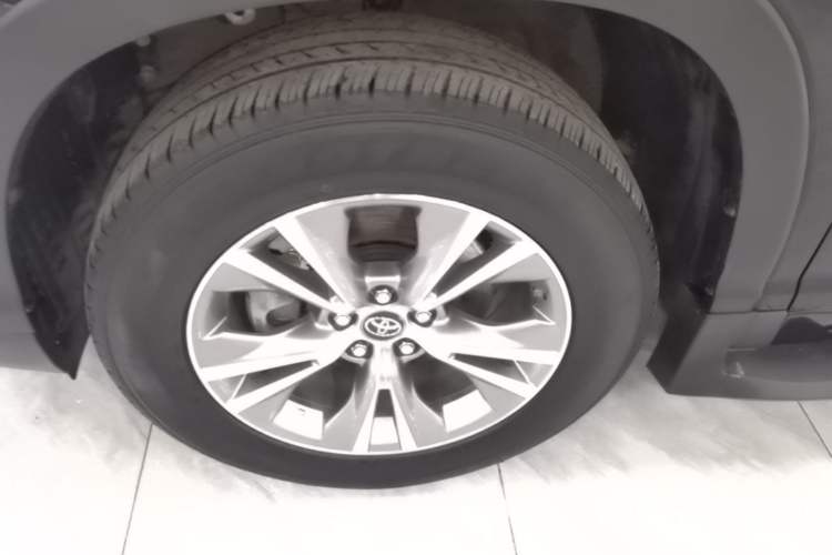 Used Toyota Highlander 2018 2.0T Four-Wheel Drive Elite Edition 7 Seats China VI Standard Exterior 4