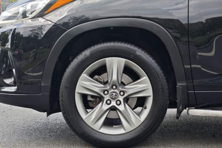 Used Toyota Highlander 2018 2.0T Two-Wheel Drive Luxury Edition 7 Seats China VI Standard Exterior 4