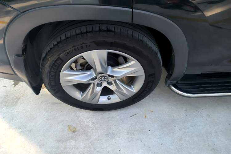Used Toyota Highlander 2018 2.0T Four-Wheel Drive Luxury Version 7 Seats China VI Standard Exterior 5