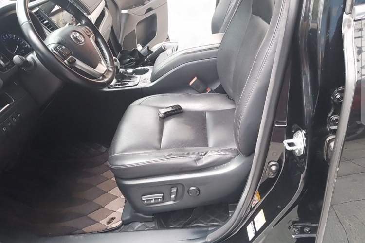 Used Toyota Highlander 2018 2.0T Four-Wheel Drive Prestige Version 7 Seats China V Emission Standard Exterior 5
