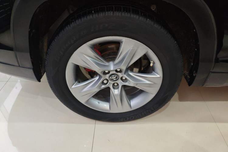 Used Toyota Highlander 2018 2.0T Four-Wheel Drive Prestige Version 7 Seats China V Emission Standard Exterior 5