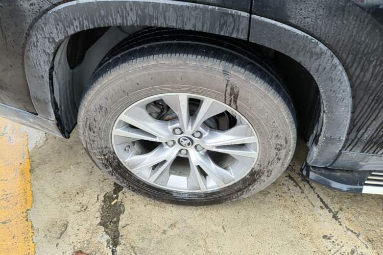Used Toyota Highlander 2018 2.0T Four-Wheel Drive Elite Edition 7 Seats China VI Standard Exterior 5