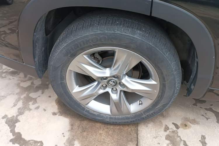 Used Toyota Highlander 2018 2.0T Four-Wheel Drive Luxury Version 7 Seats China VI Standard Exterior 5