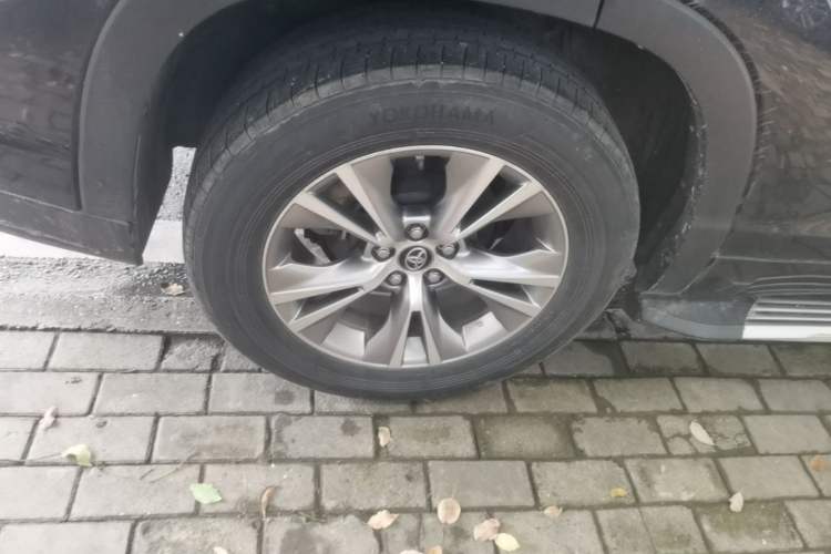 Used Toyota Highlander 2018 2.0T Two-Wheel Drive Elite Edition 7 Seats China VI Standard Exterior 5