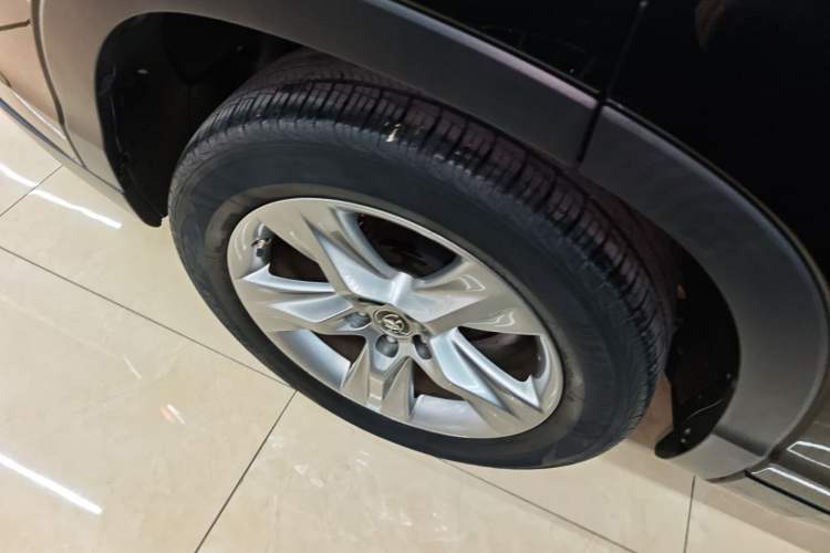 Used Toyota Highlander 2018 2.0T Four-Wheel Drive Luxury Version 7 Seats China VI Standard Exterior 5