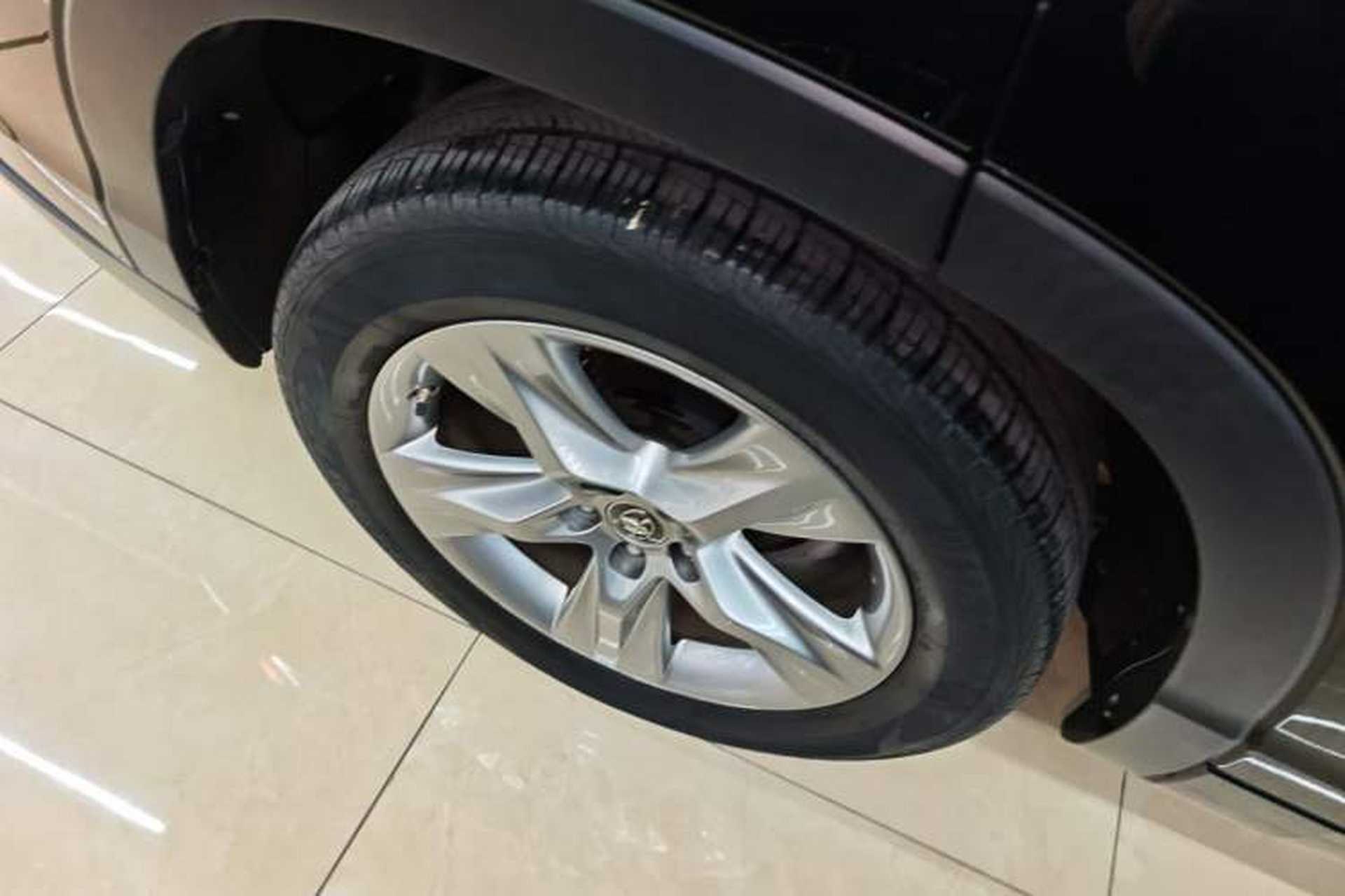Used Toyota Highlander 2018 2.0T Four-Wheel Drive Luxury Version 7 Seats China VI Standard Exterior 5