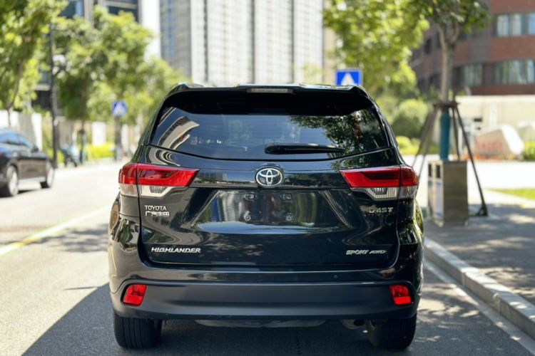 Used Toyota Highlander 2018 2.0T Four-Wheel Drive Luxury Version 7 Seats China VI Standard Exterior 5