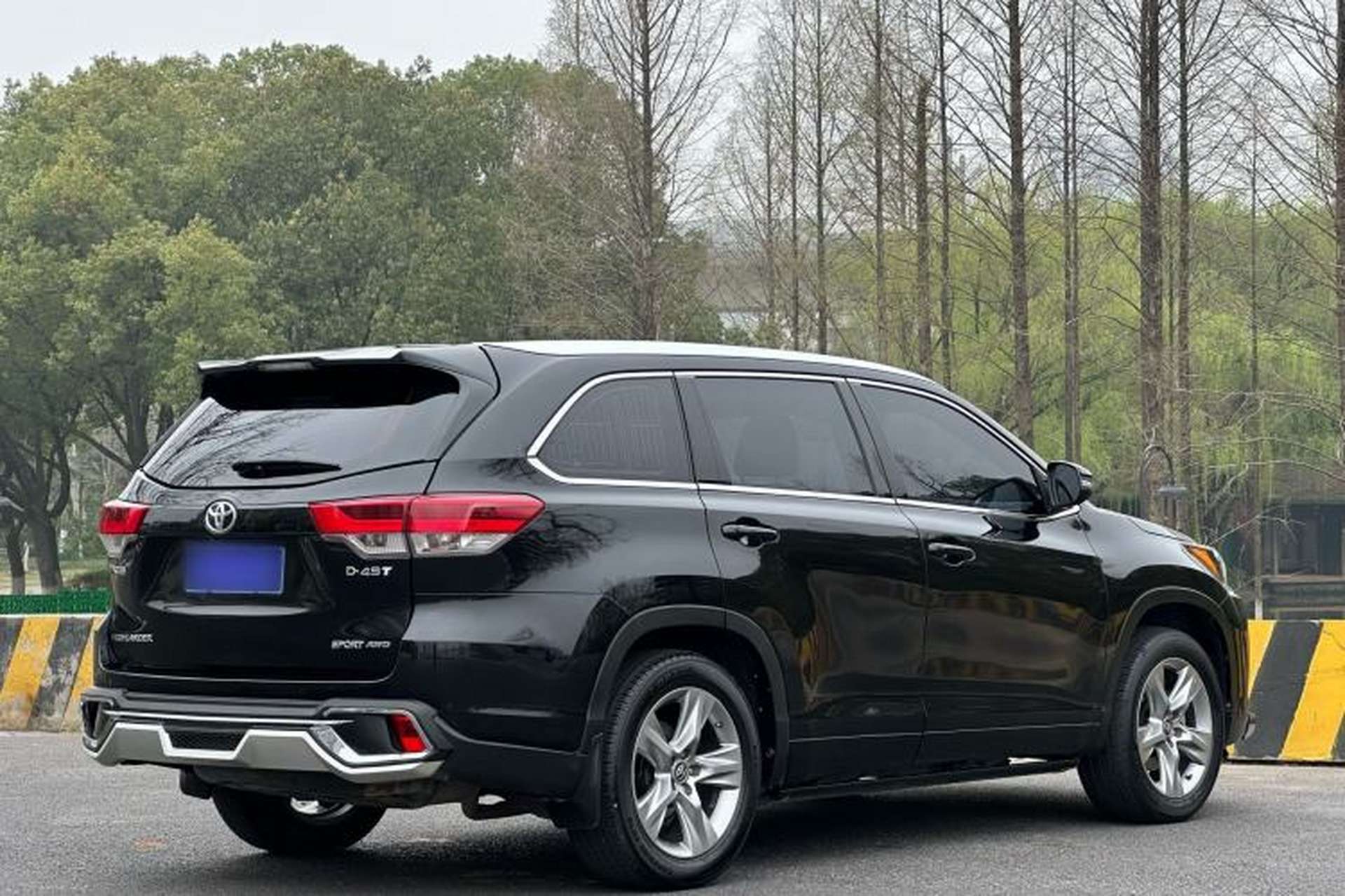 Used Toyota Highlander 2018 2.0T Four-Wheel Drive Luxury Version 7 Seats China VI Standard Exterior 5