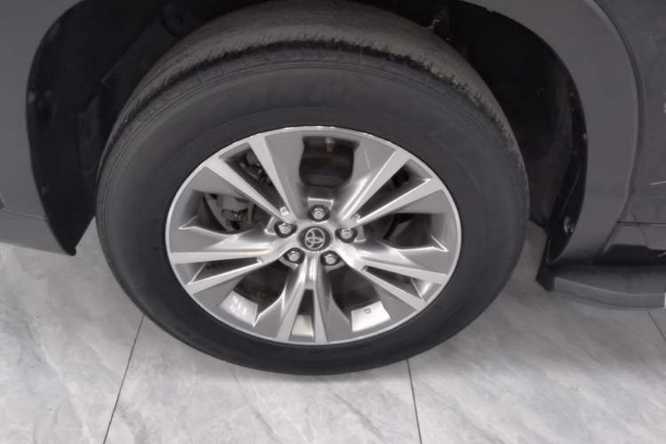 Used Toyota Highlander 2018 2.0T Four-Wheel Drive Elite Edition 7 Seats China VI Standard Exterior 5