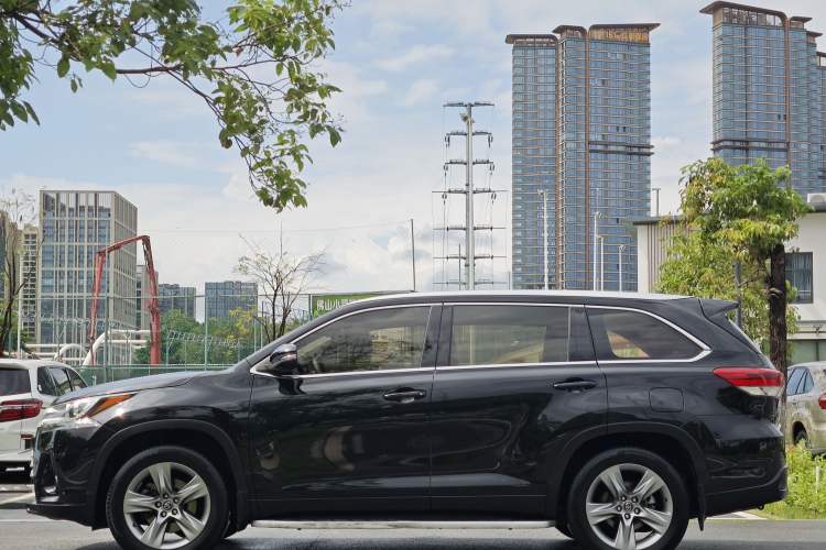 Used Toyota Highlander 2018 2.0T Two-Wheel Drive Luxury Edition 7 Seats China VI Standard Exterior 5