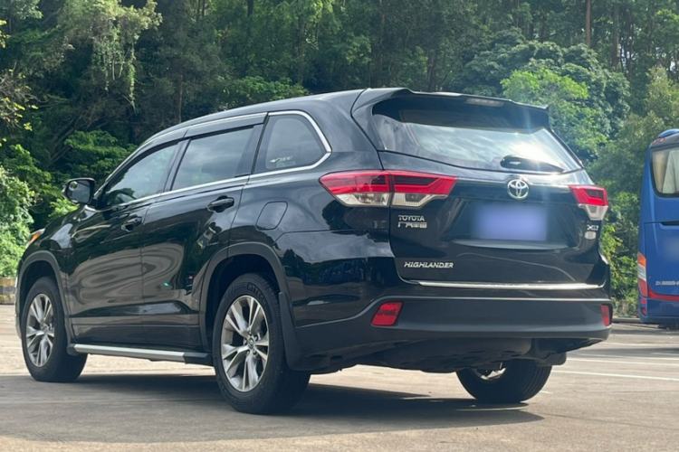 Used Toyota Highlander 2018 2.0T Two-Wheel Drive Elite Edition 7 Seats China VI Standard Exterior 6