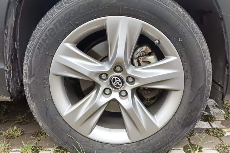 Used Toyota Highlander 2018 2.0T Four-Wheel Drive Luxury Version 7 Seats China VI Standard Exterior 7