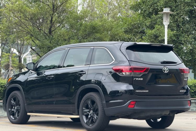 Used Toyota Highlander 2018 2.0T Four-Wheel Drive Knight Edition 7 Seats China VI Standard Exterior 7