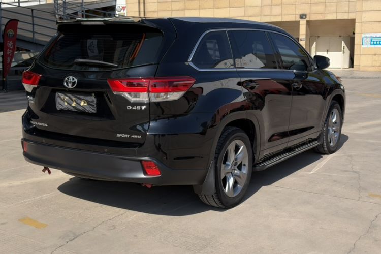 Used Toyota Highlander 2018 2.0T Four-Wheel Drive Luxury Edition 7 Seats China V Emission Standard Exterior 7