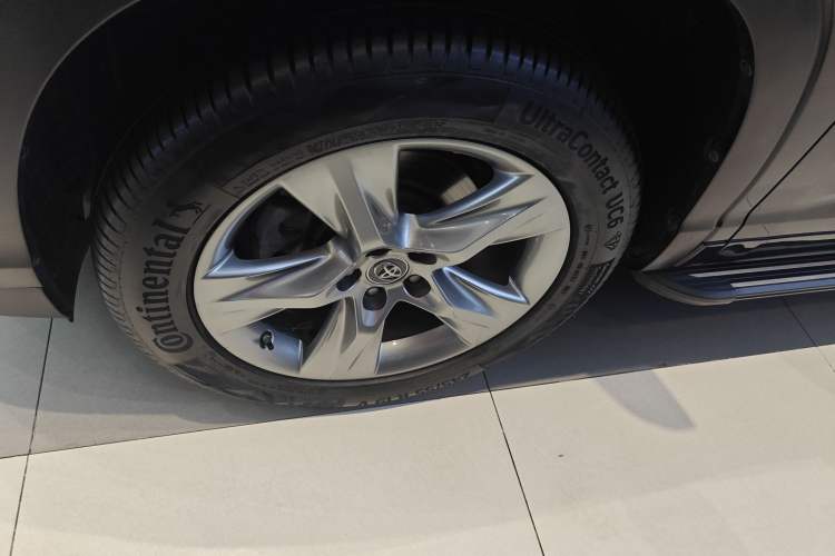 Used Toyota Highlander 2018 2.0T Two-Wheel Drive Luxury Edition 7 Seats China VI Standard Exterior 7
