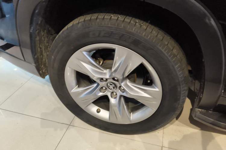 Used Toyota Highlander 2018 2.0T Four-Wheel Drive Knight Edition 7 Seats China VI Standard Exterior 8
