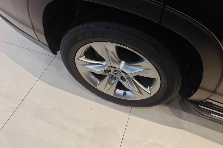 Used Toyota Highlander 2018 2.0T Two-Wheel Drive Luxury Edition 7 Seats China VI Standard Exterior 8