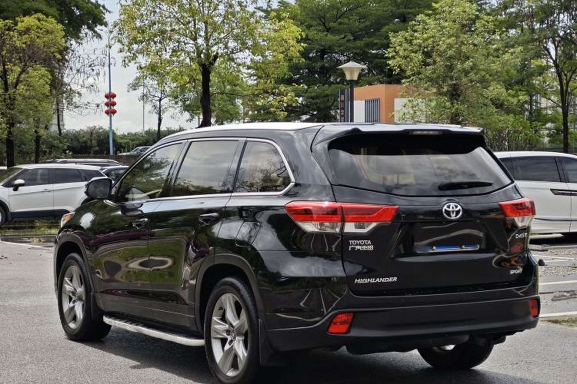 Used Toyota Highlander 2018 2.0T Two-Wheel Drive Luxury Edition 7 Seats China VI Standard Exterior 8
