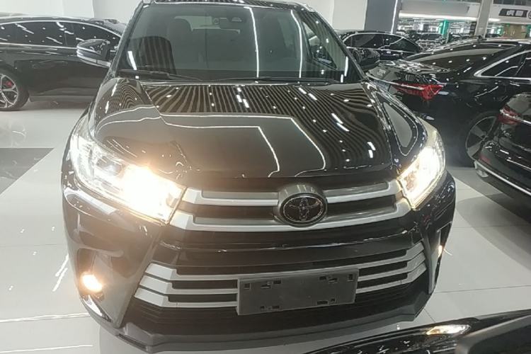 Used Toyota Highlander 2018 2.0T Two-Wheel Drive Luxury Edition 7 Seats China VI Standard Front