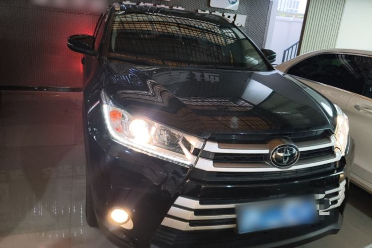 Used Toyota Highlander 2018 2.0T Four-Wheel Drive Luxury Version 7 Seats China VI Standard Front