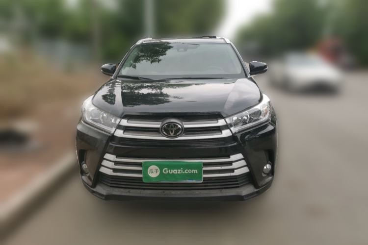 Used Toyota Highlander 2018 2.0T Two-Wheel-Drive Luxury Edition 7 Seats Emission Standard China V Front