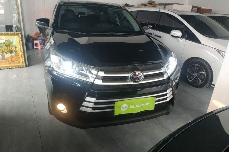 Used Toyota Highlander 2018 2.0T Four-Wheel Drive Luxury Edition 7 Seats China V Emission Standard Front