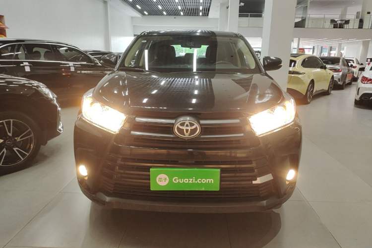 Used Toyota Highlander 2018 2.0T Two-Wheel Drive Elite Edition 5 Seats Emission Standard China V Front