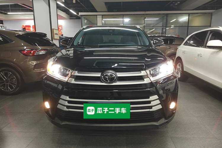 Used Toyota Highlander 2018 2.0T Four-Wheel Drive Luxury Edition 7 Seats China V Emission Standard Front