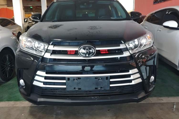 Used Toyota Highlander 2018 2.0T Four-Wheel Drive Luxury Version 7 Seats China VI Standard Front