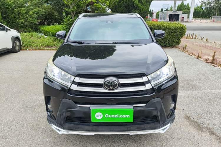 Used Toyota Highlander 2018 2.0T Two-Wheel Drive Luxury Edition 7 Seats China VI Standard Front
