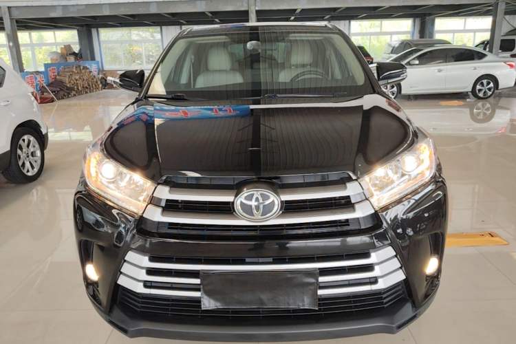 Used Toyota Highlander 2018 2.0T Two-Wheel Drive Elite Version 5 Seats China VI Standard Front