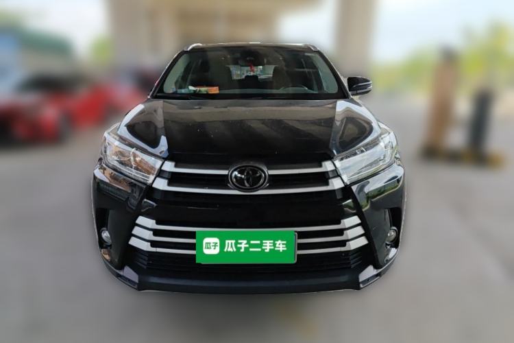 Used Toyota Highlander 2018 2.0T Two-Wheel-Drive Luxury Edition 7 Seats Emission Standard China V Front