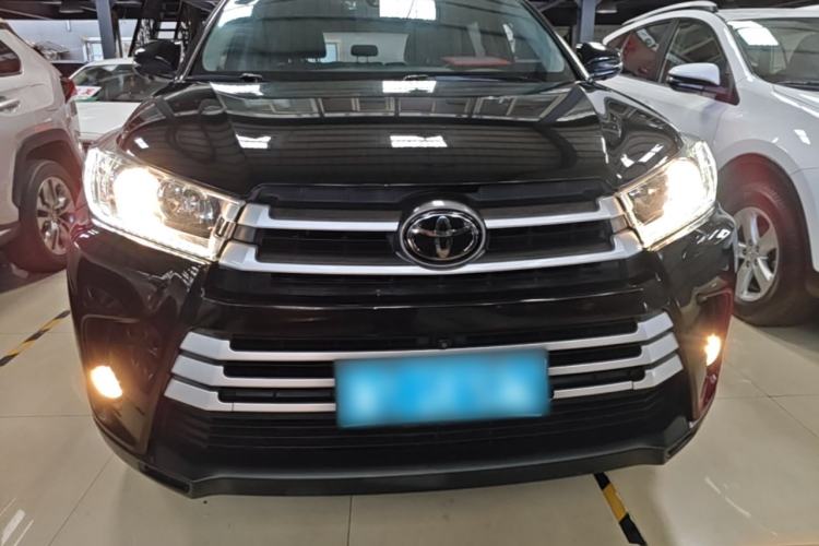 Used Toyota Highlander 2018 2.0T Four-Wheel Drive Luxury Version 7 Seats China VI Standard Front