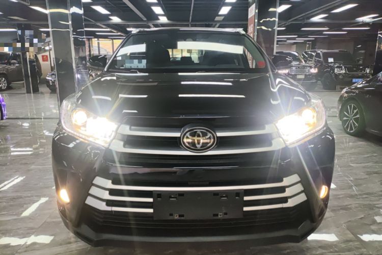 Used Toyota Highlander 2018 2.0T Two-Wheel Drive Luxury Edition 7 Seats China VI Standard Front