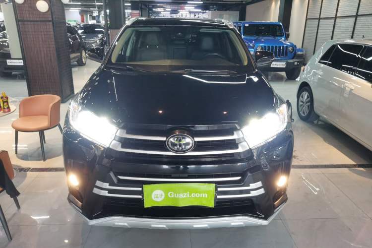 Used Toyota Highlander 2018 2.0T Four-Wheel Drive Luxury Edition 7 Seats China V Emission Standard Front