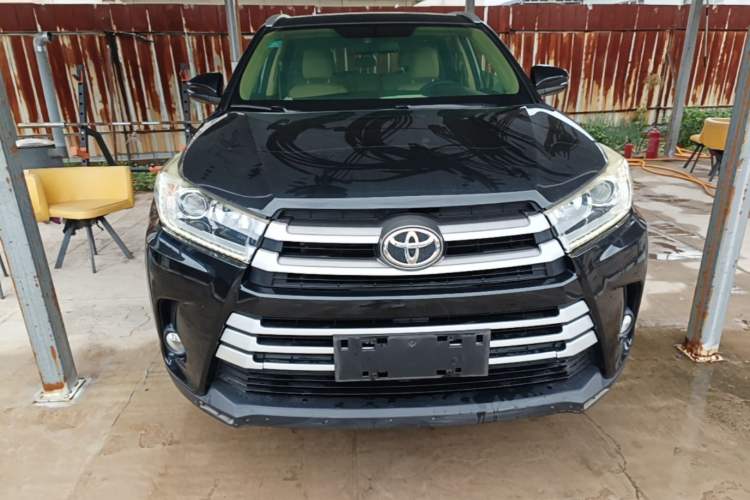 Used Toyota Highlander 2018 2.0T Two-Wheel Drive Elite Edition 7 Seats Emission Standard China V Front