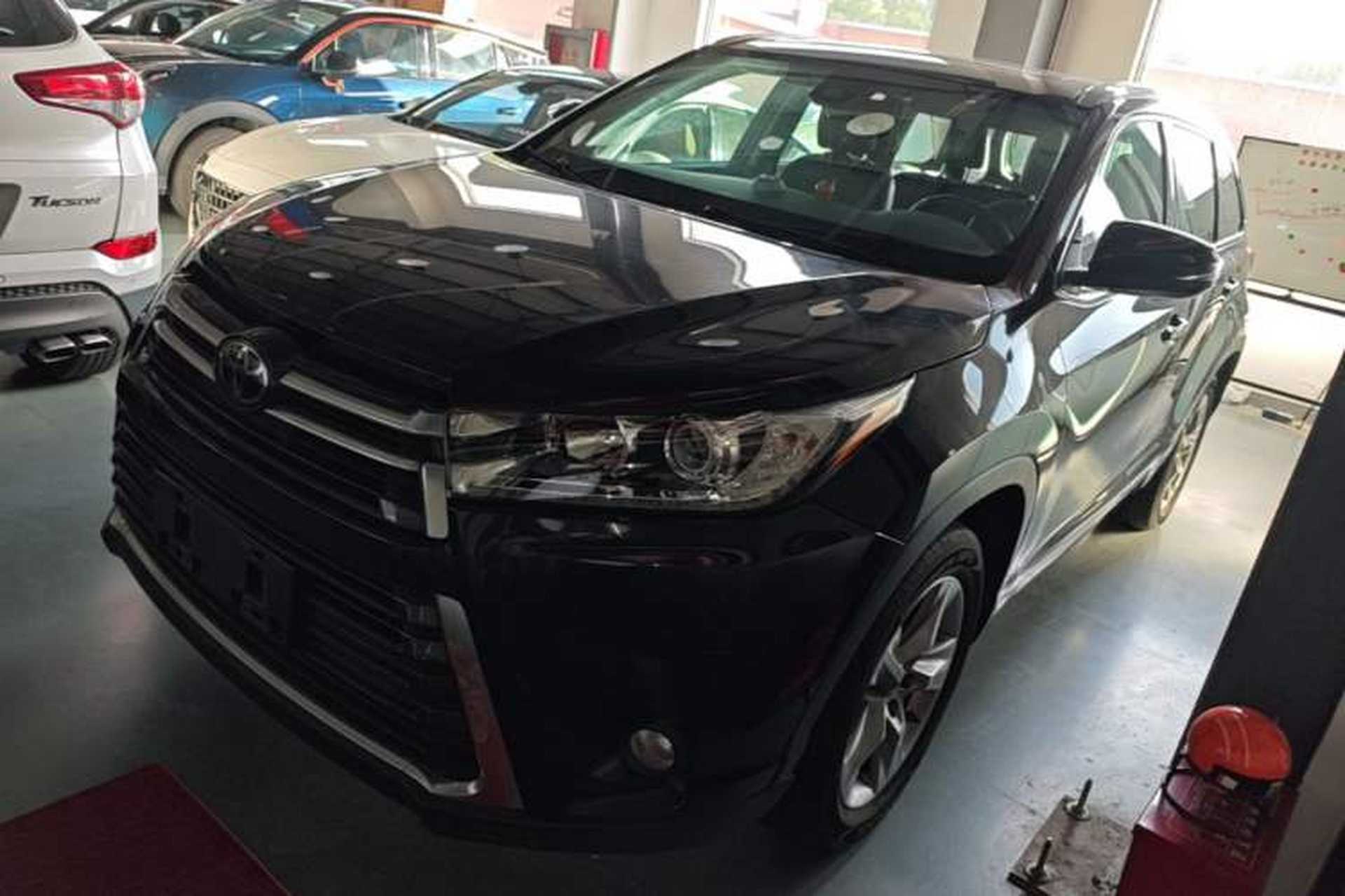 Used Toyota Highlander 2018 2.0T Four-Wheel Drive Prestige Version 7 Seats China VI Standard Front Left 45 Deg