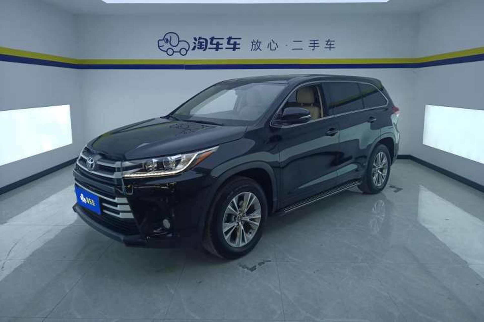 Used Toyota Highlander 2018 2.0T Four-Wheel Drive Elite Edition 7 Seats China V Standard Front Left 45 Deg
